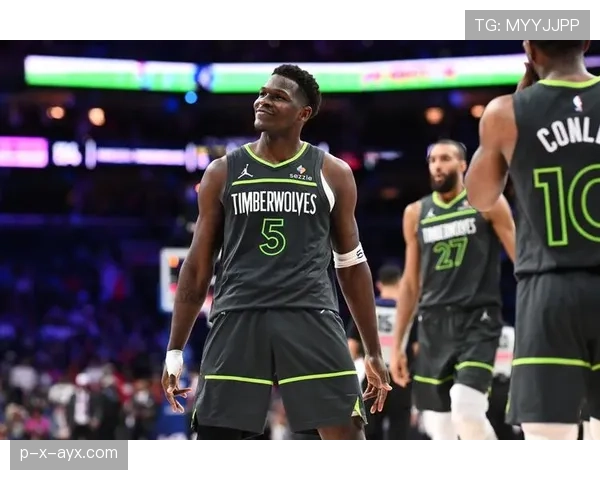 森林狼康利经验丰富引领球队前行