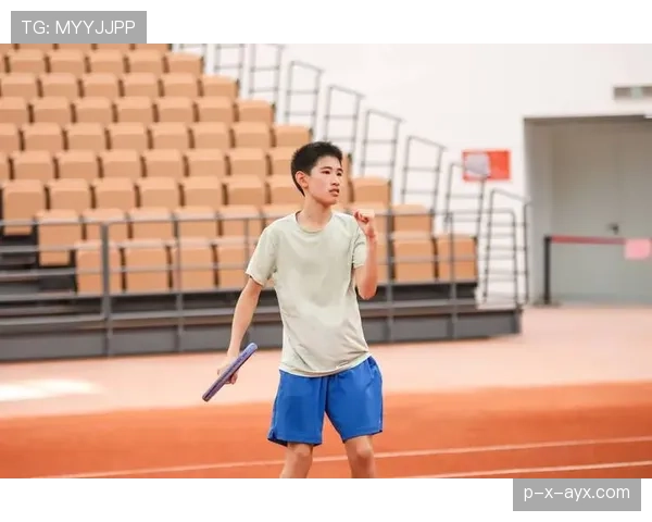 网球决胜盘惊现逆转奇迹，选手力克强敌夺魁