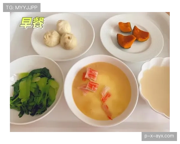 柳雅慧今天晒的早餐，比我一个月工资精致得离谱